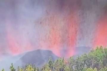El volcán de La Palma tiene al menos cinco bocas/TA.
